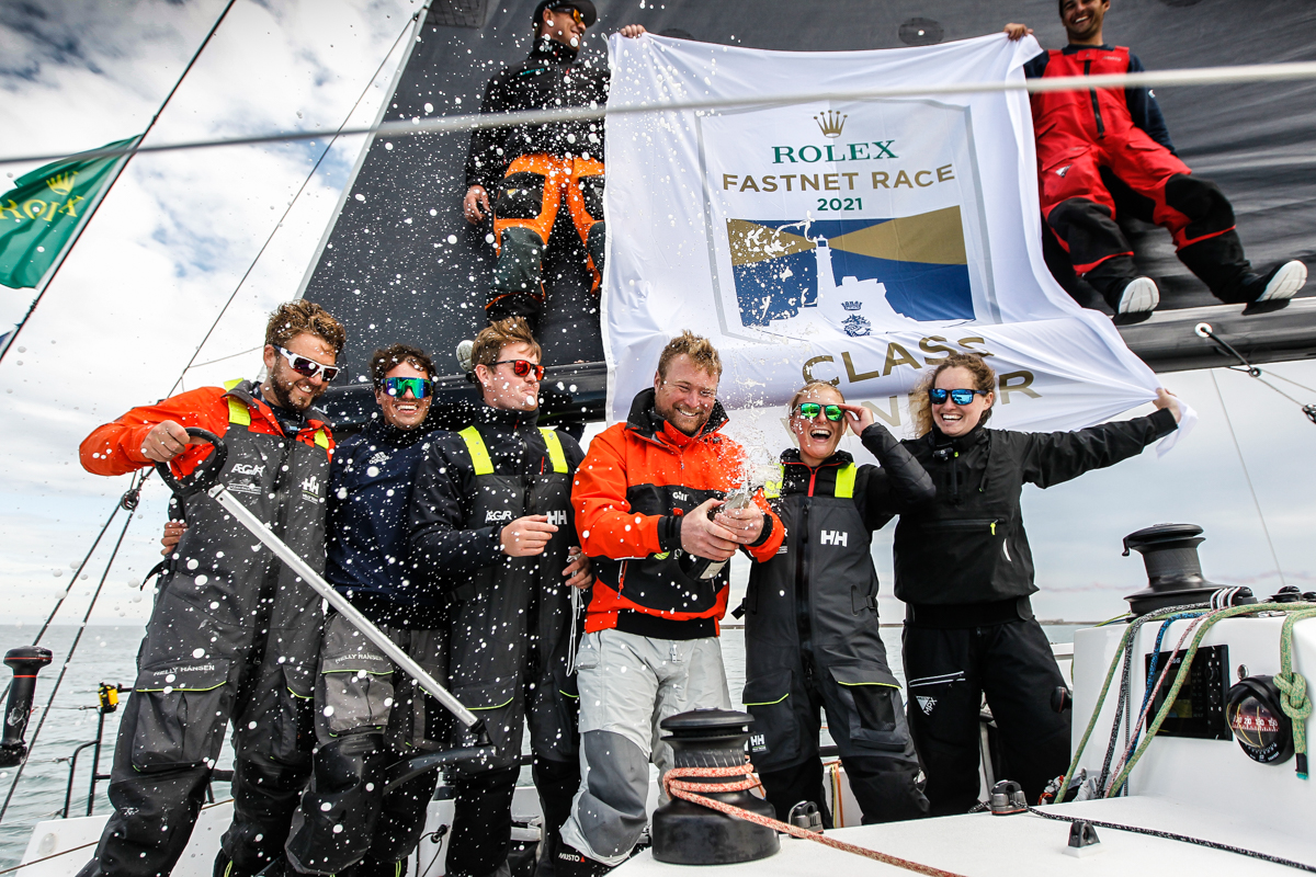 n the Sunrise crew was Kneen, professional Dave Swete, plus Thomas Cheney, Angus Gray-stephens, George Kennedy, Suzy Peters and Tor Tomlinson. © Paul Wyeth/pwpictures.com