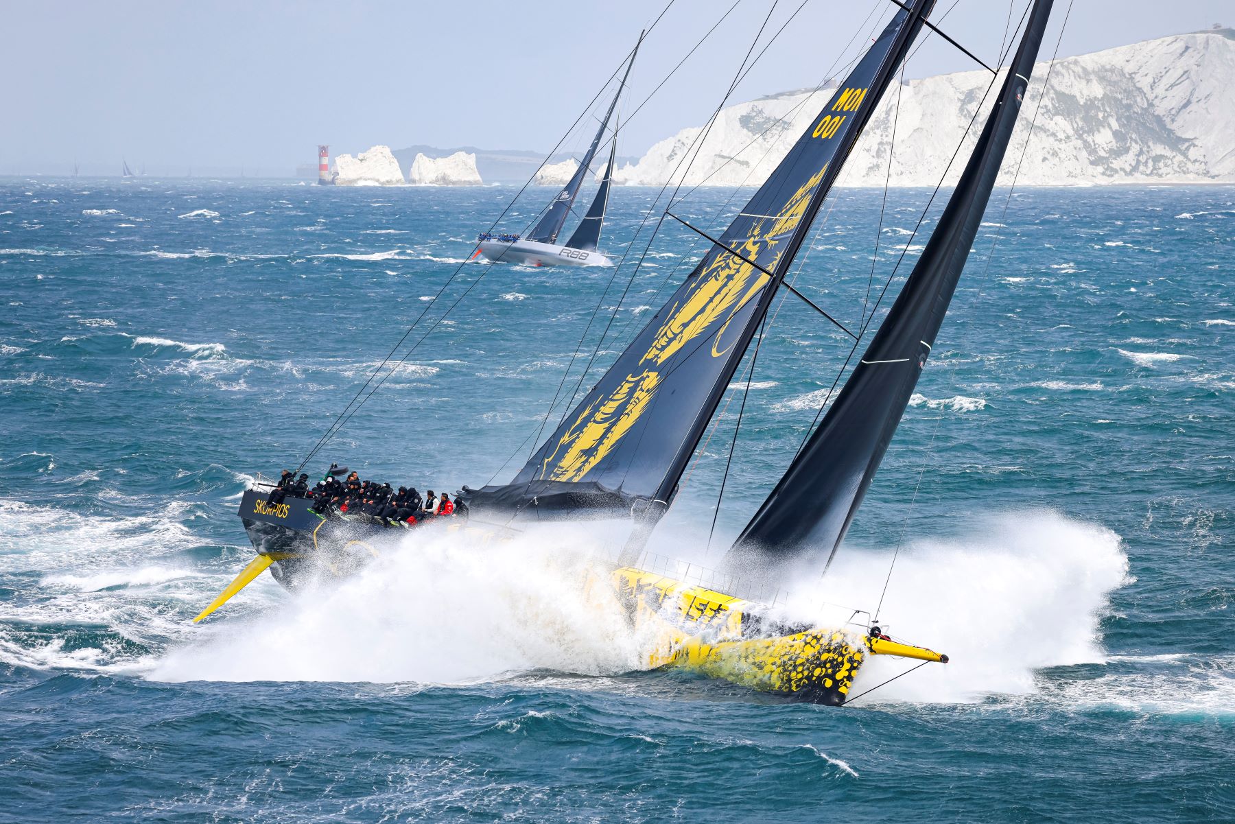 Dmitry Rybolovlev's ClubSwan 125 Skorpios and George David's Maxi Rambler 88 beating into the English Channel © Carlo Borlenghi/Rolex