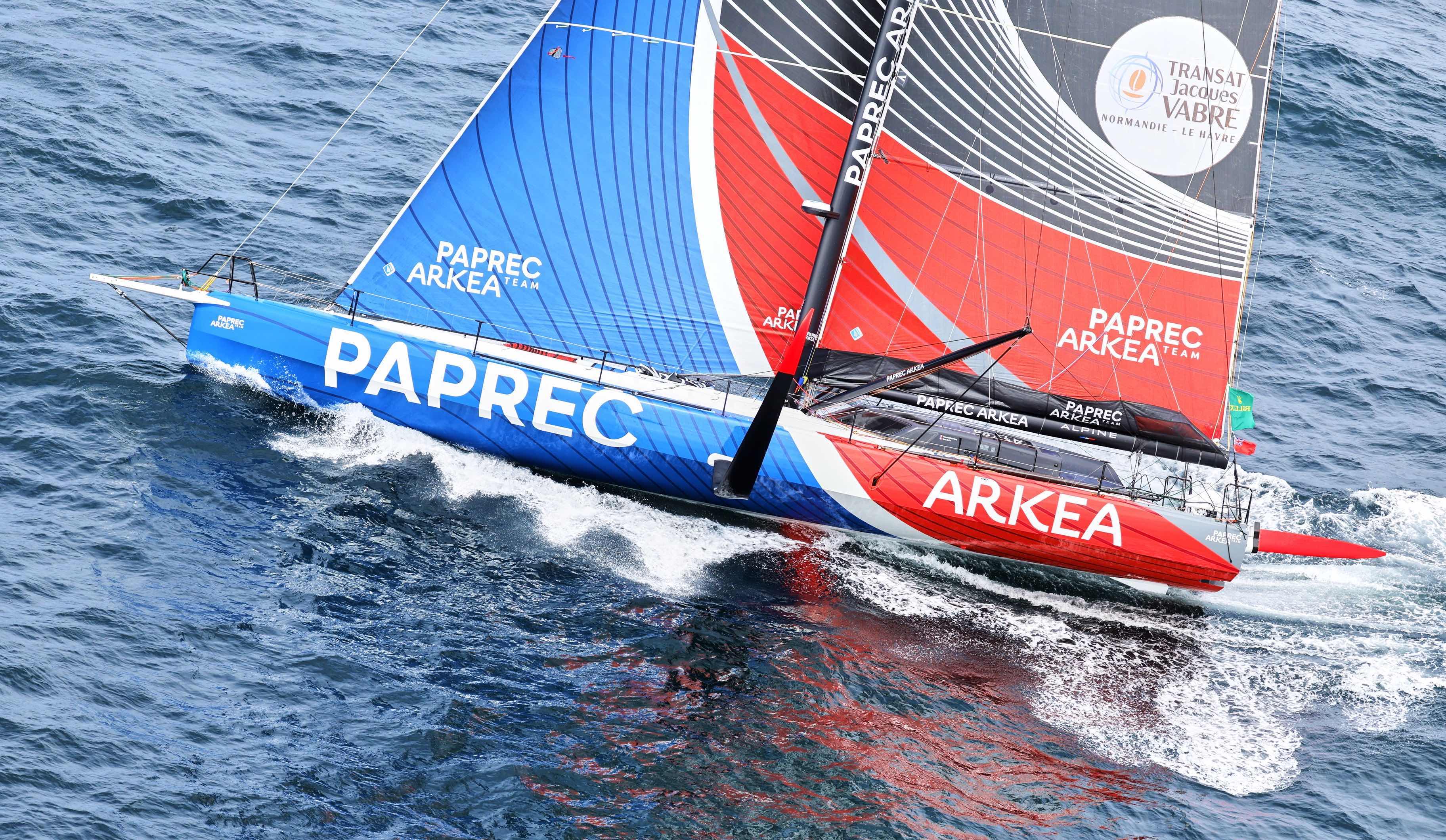 Yoann Richommes IMOCA Papre Arkea hat Lucky auf dem Rückweg nach Cherbourg überholt © ROLEX/Carlo Borlenghi