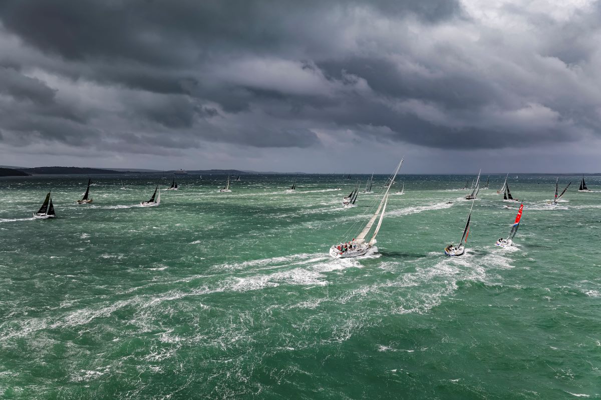 En dehors de quelques avaries mineures, toute la flotte est en route vers le Fastnet (@Carlo Borlenghi / Rolex)