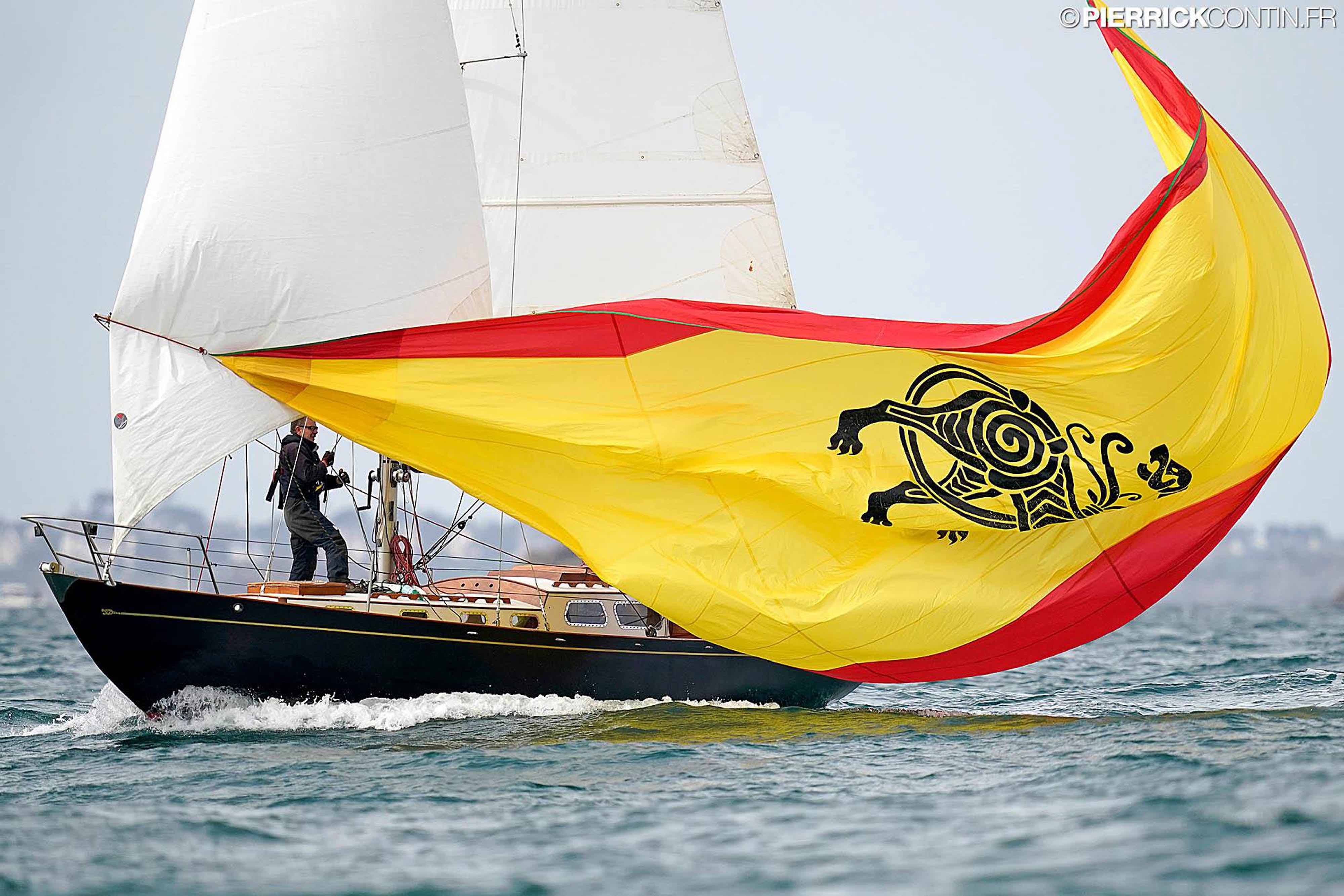Le Loup Rouge est un bateau emblématique de Cherbourg-en-Cotentin © PierrickContin.fr
