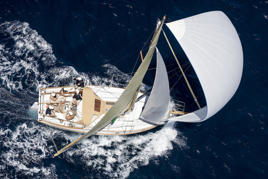 Maluka est certainement l'un des plus anciens et des plus petits voiliers de la Rolex Fastnet Race de cette année. Le 9m 1932 de Sean Langman, est en route depuis l'Australie © Rolex/Carlo Borlenghi